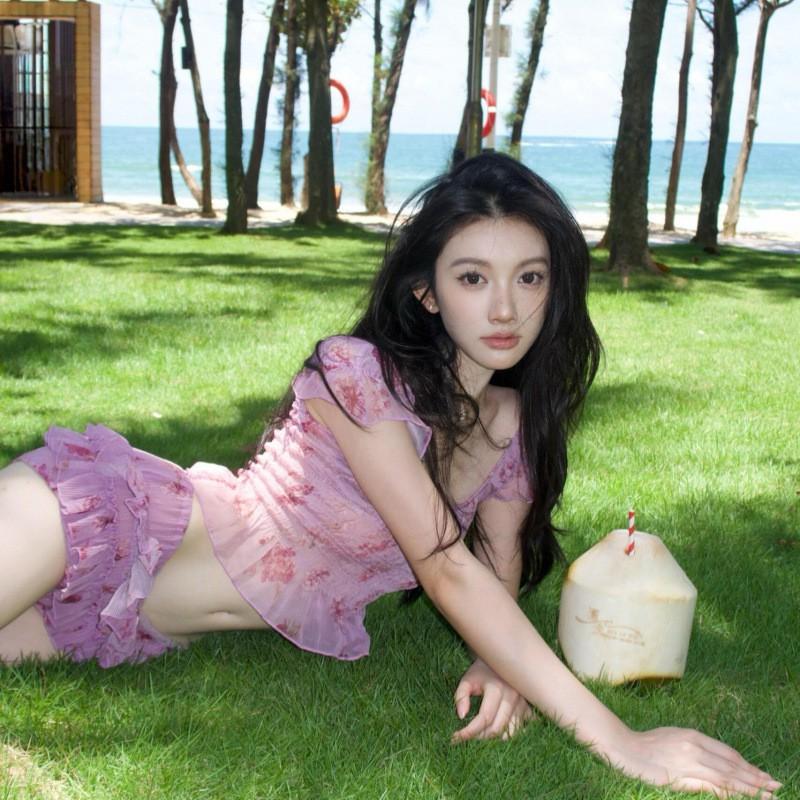 

French Style Pure Desire Retro Pleated Top Vacation Seaside Mini Skirt Spicy Girl Fashion Two-piece Swimsuit Bikini M