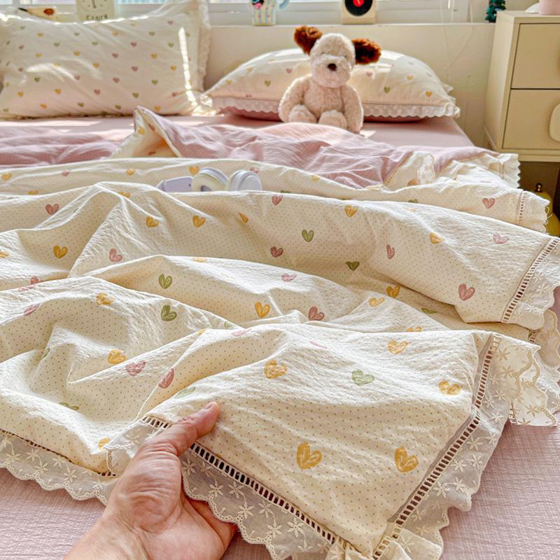 Exquisite Lace Crinkle Gauze Cotton Summer Quilt Skin-Friendly Washable Multi Size Bedding For Cozy Bedroom Summer Sleeping