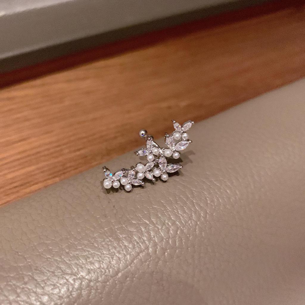 Elegantní náušnice s motýlkem a zirkony: Náušnice z mědi pozlacené zlatem bez piercingu