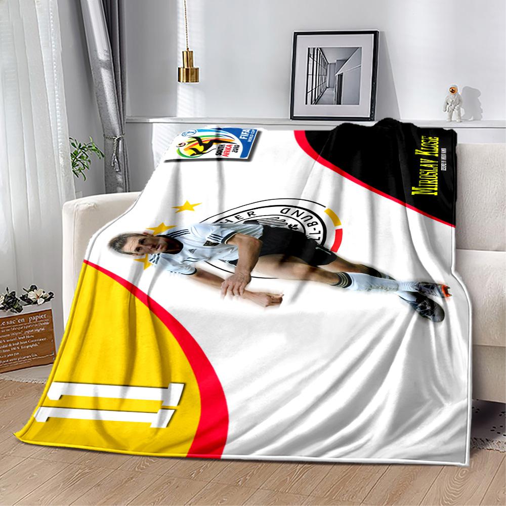 Soccer Player Action Blanket Durable Comfort Perfect for Couch Bedding Livingroom Four Seasons Multipurpose Modern