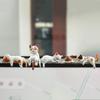 Mini Figurka Kota Miniaturowe Urocze Kociaki z Kreskówki Ozdoba na Monitor Komputera Deskę Rozdzielczą Samochodu Wystrój Biura Domowego Biurka