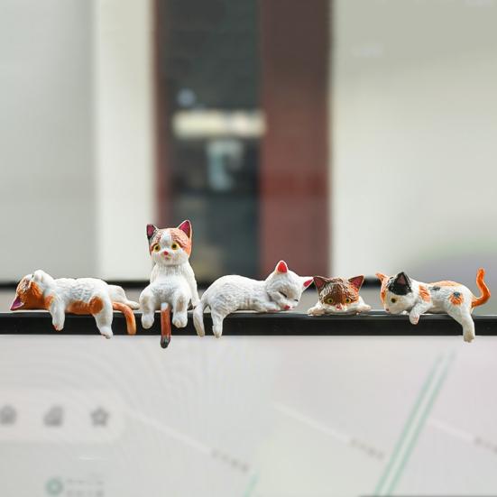 Mini Figurka Kota Miniaturowe Urocze Kociaki z Kreskówki Ozdoba na Monitor Komputera Deskę Rozdzielczą Samochodu Wystrój Biura Domowego Biurka