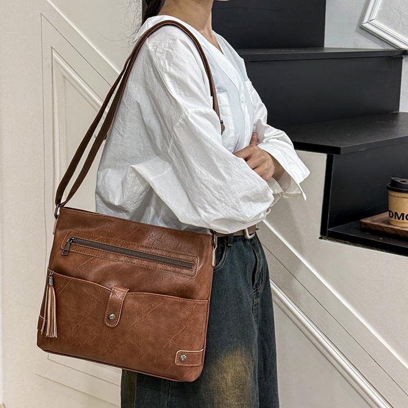 Torba Crossbody z Frędzlami Damska Torba na Ramię Miękka Skóra Torba dla Mamy Mała Kwadratowa Torba