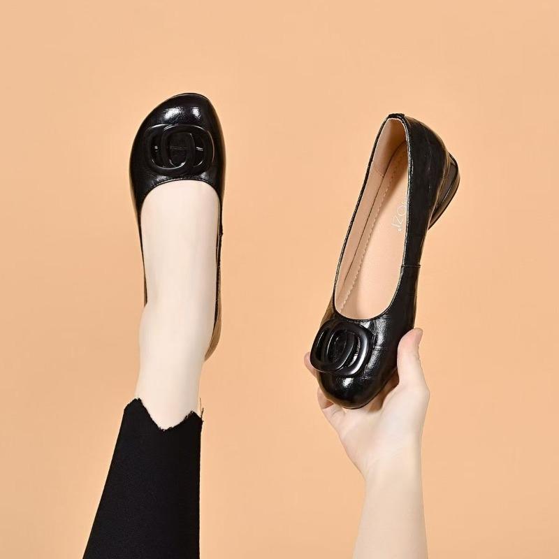 

Flat-soled single shoes women s autumn new retro shallow mouth round head Mary Jane versatile and comfortable women s shoes 35 чорний