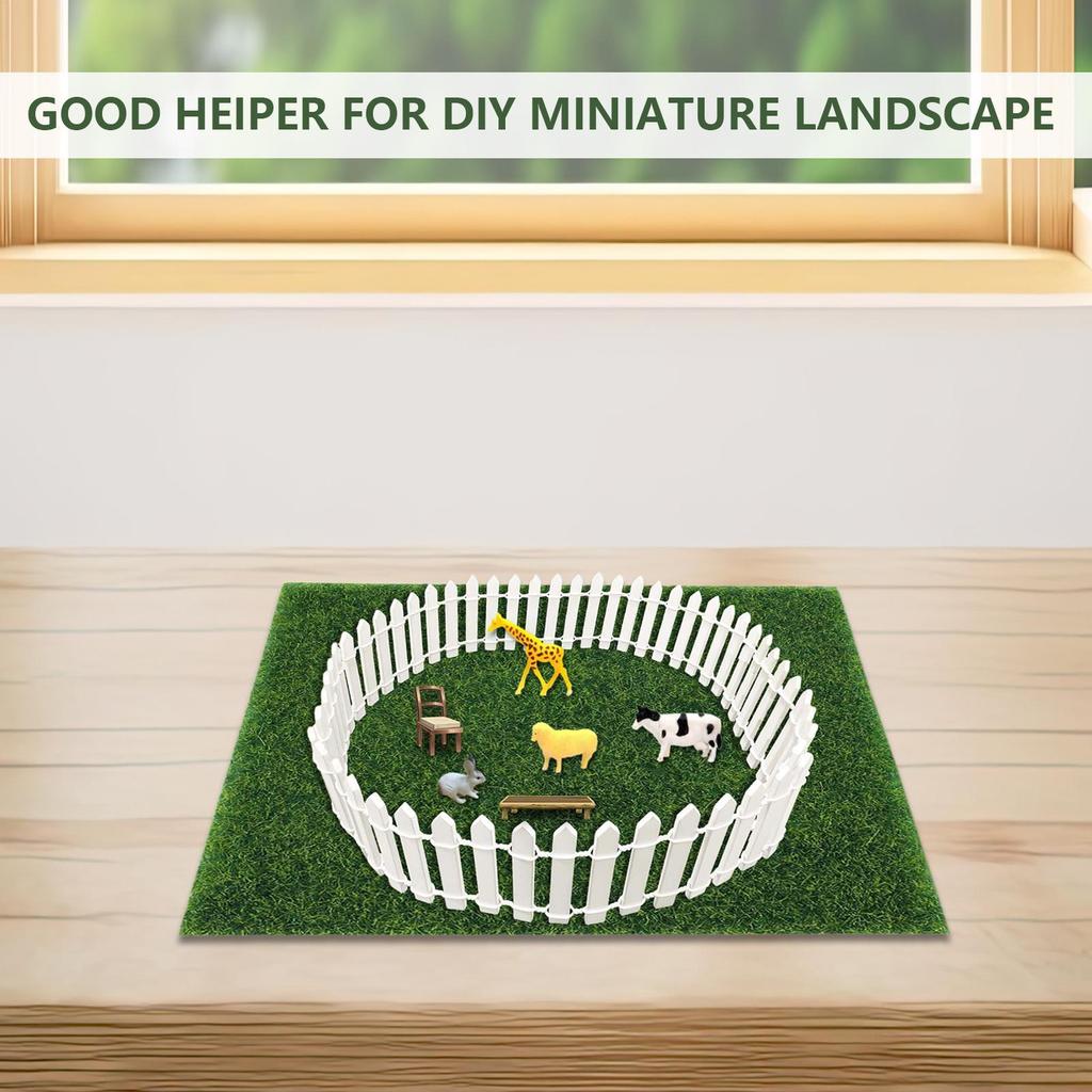 Mini-Zaun 35 Zoll Spielzeugzaun Holzhandwerk Panel Dekoration mit 4 Stück Kunstrasen für Kinder Indoor Outdoor Heimdeko Jungen