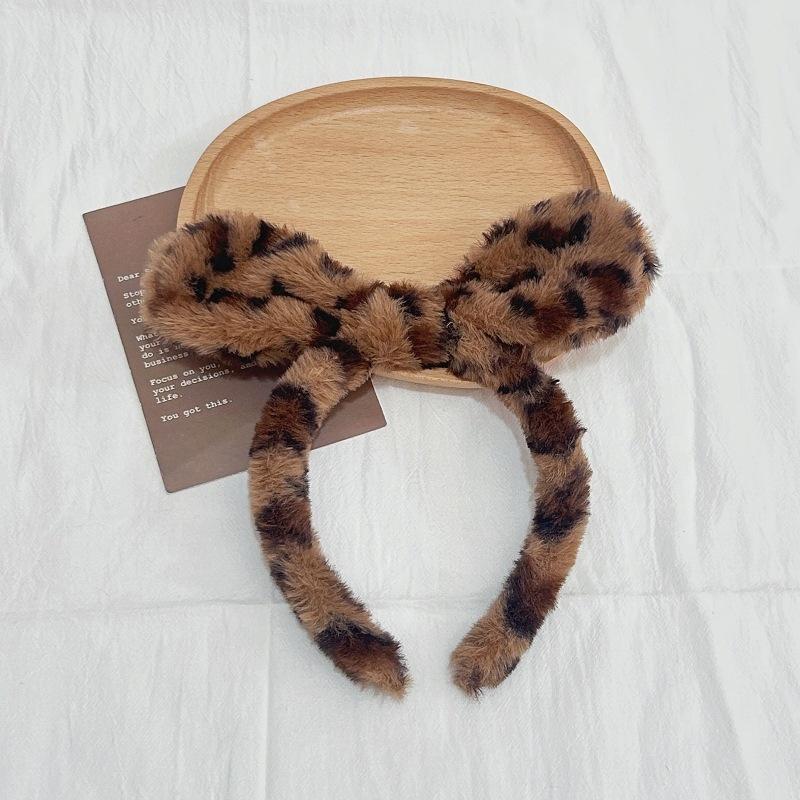 Cartoon Plush Headband: Cute Hair Accessory for Women & Kids, Perfect for Face Washing