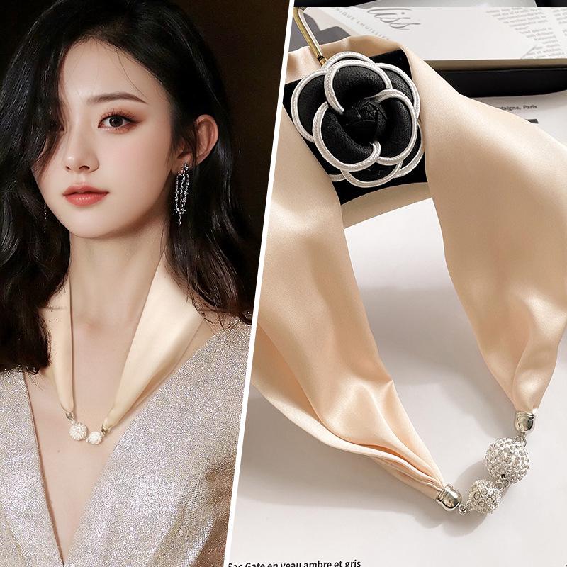 

Женский шелковый шарф с магнитной пряжкой — модная защита шеи на весну, лето и осень 2024 года No Size