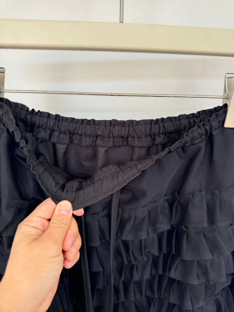 Fluffy European Layered A-line Midi Skirt: Fashionable & Versatile for Commuting
