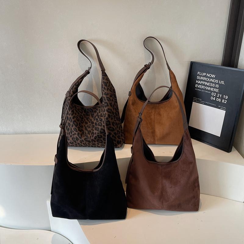 2026 Autumn/winter Retro Casual Tote Faux Suede Solid Color Zipper Large Capacity Shoulder Bags High Quality Temperament Bags
