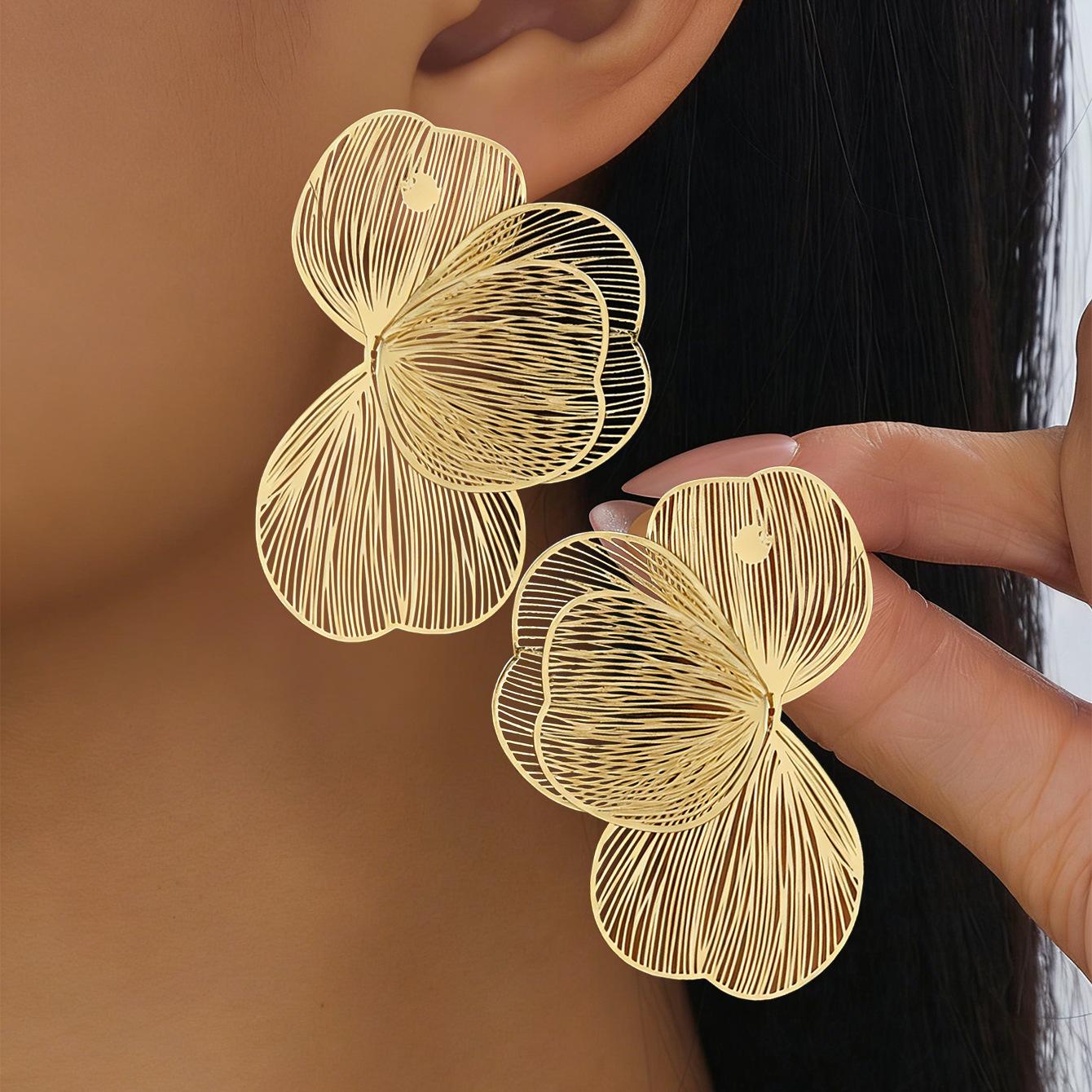 New Flower Tassel Hollow Earrings Women s Earrings Trendy Banquet Dress Earrings