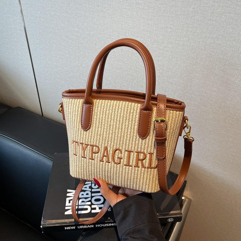 

Popular contrasting small bags women s new spring and summer versatile messenger bags fashionable portable bucket bags коричневый