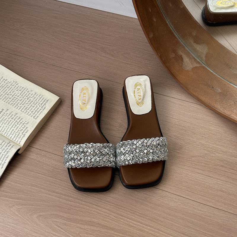 

Стразы туфли-шлепанцы на высоком каблуке для женской летней носки 2025 новый летний квадратный носок с открытым носком на танкетке прохладные шлепанцы 40 серебряный