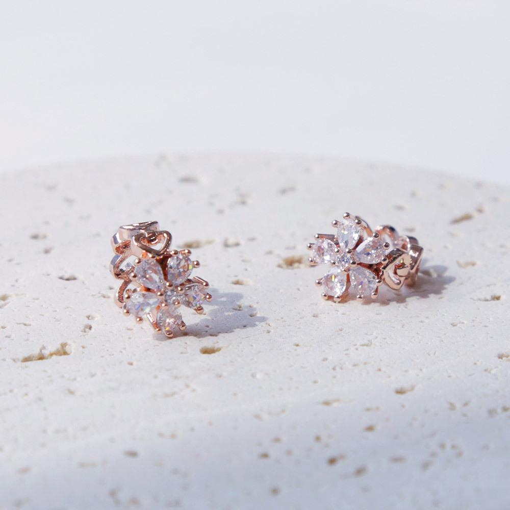 Dieuamour 14K Gold Pin Bello Mini Flower One-Touch Earrings