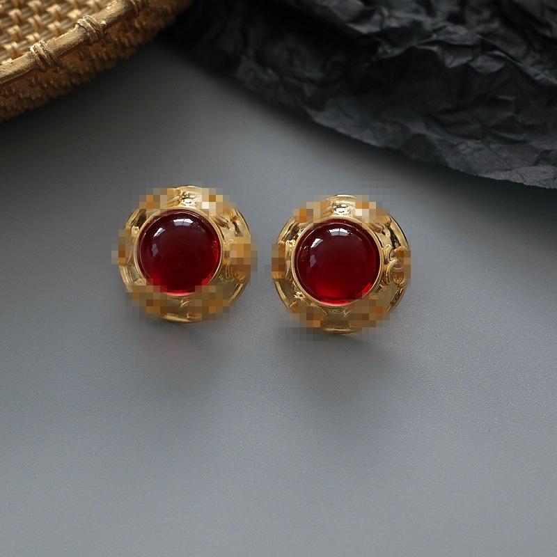 Vintage Medieval Small Fragrance Simple Fashion Glazed Pearl Stud Earrings