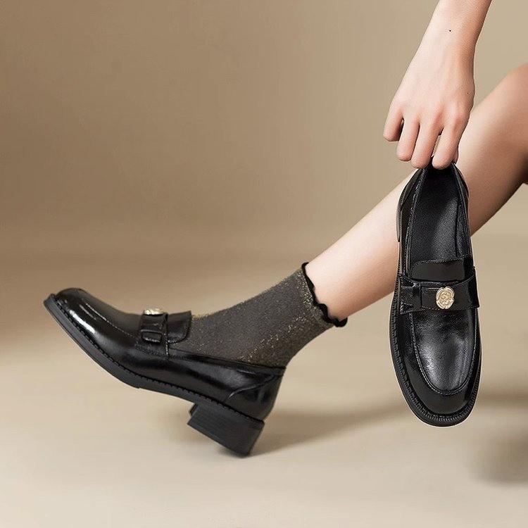 

Французские ретро британские туфли на толстом каблуке женские из натуральной мягкой кожи с одной педалью Камелия маленькие кожаные туфли осенние туфли на среднем каблуке 41 чёрный