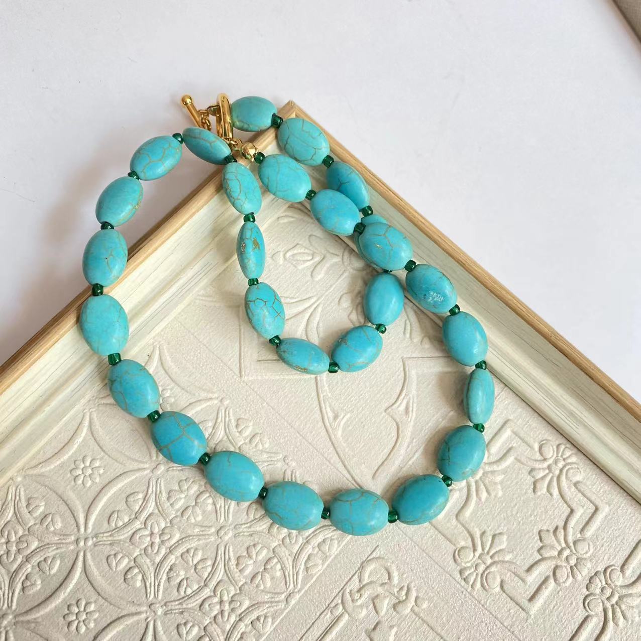 

Парное колье с бирюзовым украшением, элегантное изумрудное минималистическое колье из бисера Классическое минималистское колье с бирюзовым узором