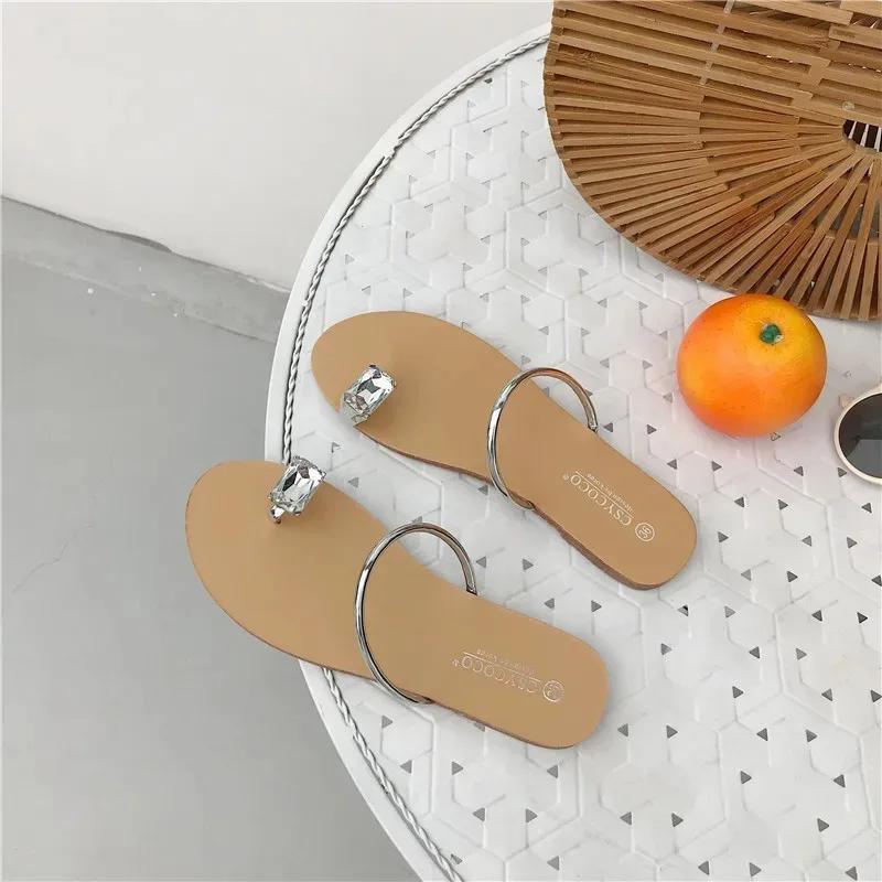 Fashion Women's Summer Toe Slippers, Fashionable and Simple, Slim with Rhinestones, Flat Bottomed, Clip on Sandals for Women