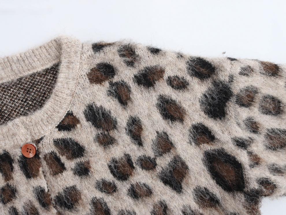Leopard Print Round Neck Ribbed Knit Cardigan - European & American Style