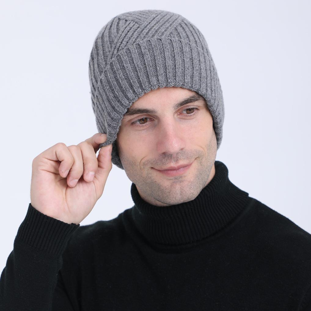 The New Men's Autumn and Winter Knitted Hat Is Versatile Featuring A Twill Warm Pullover and A Fleece Wool Thread Ear Protecting Hat. It's Trendy