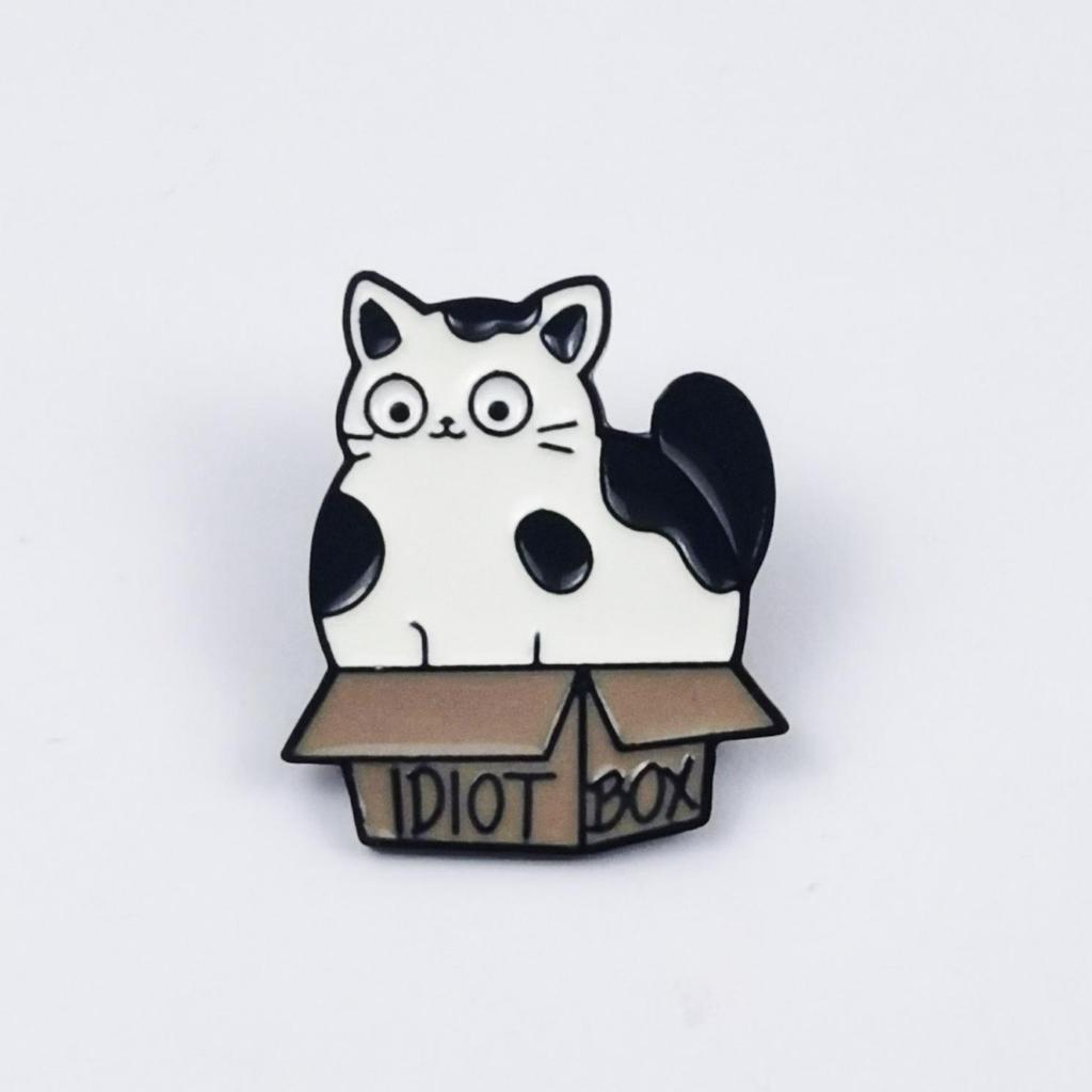 Cute Cartoon Cat Brooch - Fun, Versatile Alloy Badge for Bags & Clothing Accessories