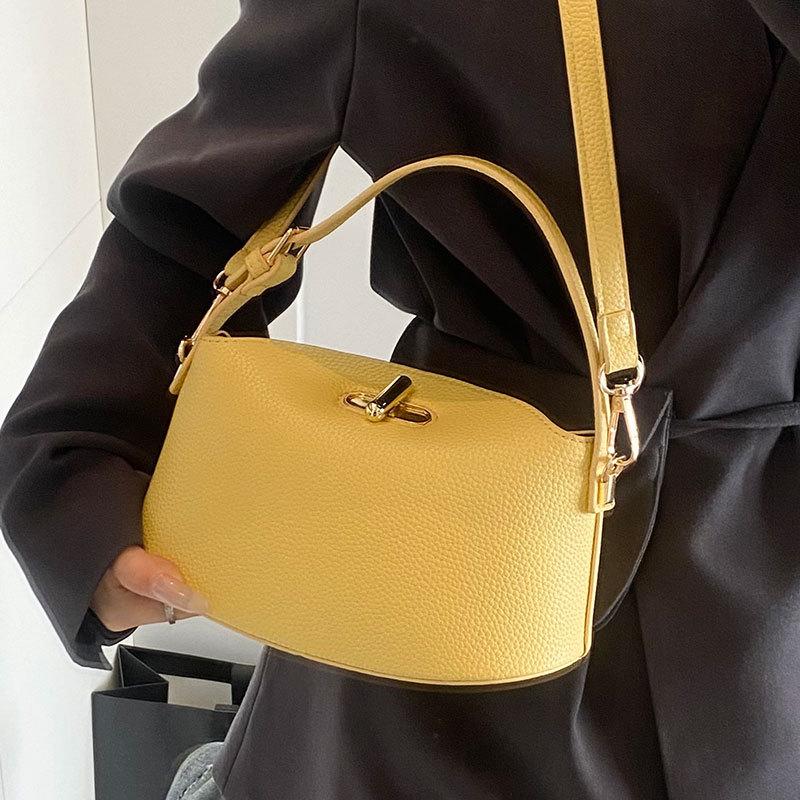 2025 Popular Korean Small Fresh Simple Solid Color Handbag Bag Temperament Versatile High Sense Casual Messenger Women's Bag
