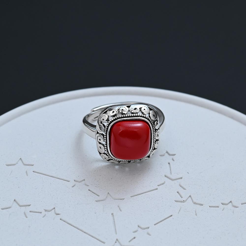 Adjustable Nan Hong Agate Ring with Tang Dynasty Pattern - Ethnic Chinese Retro Style