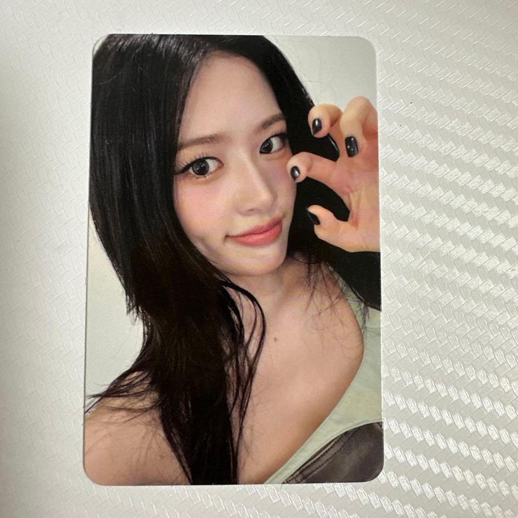 [USED] IVE SHOW WHAT I AM Day 1 Seoul Trading Card Yujin