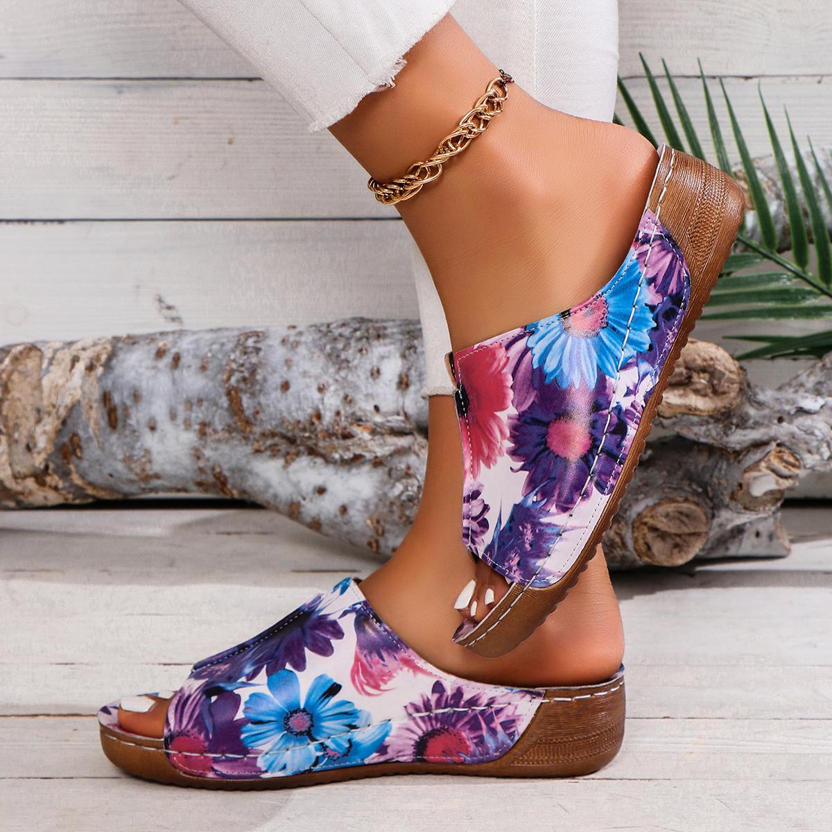 Модные новые женские босоножки на танкетке с открытым носком — фото 4