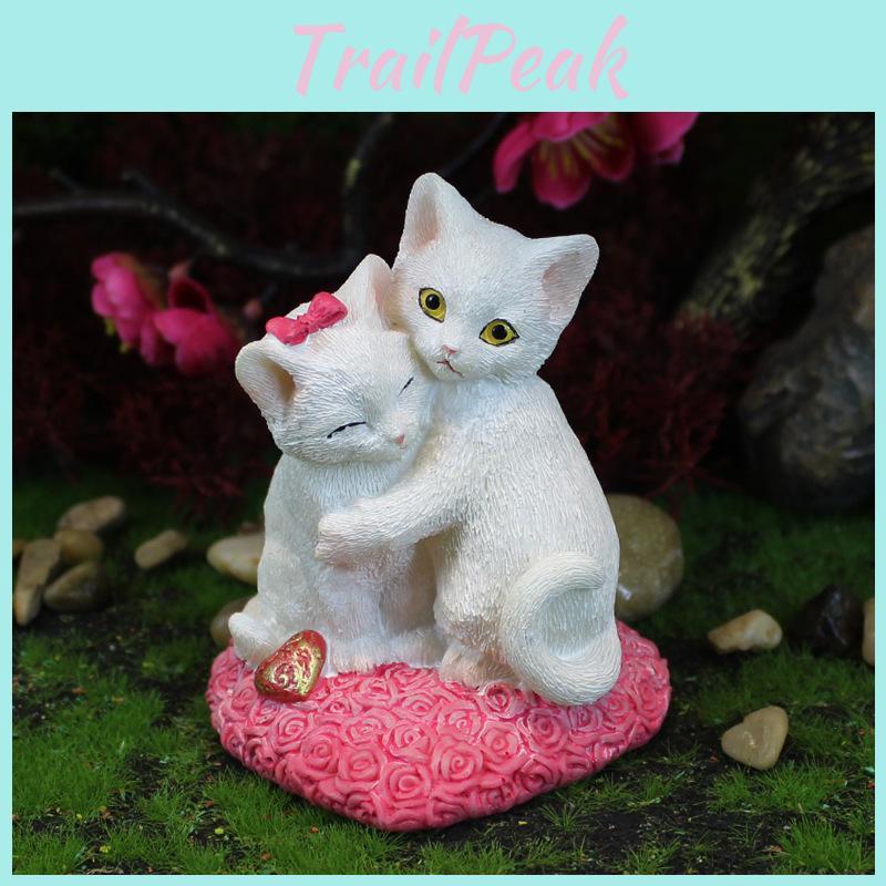Romantic Cat Statue Resin Home Decor For Festivals And Special Occasions