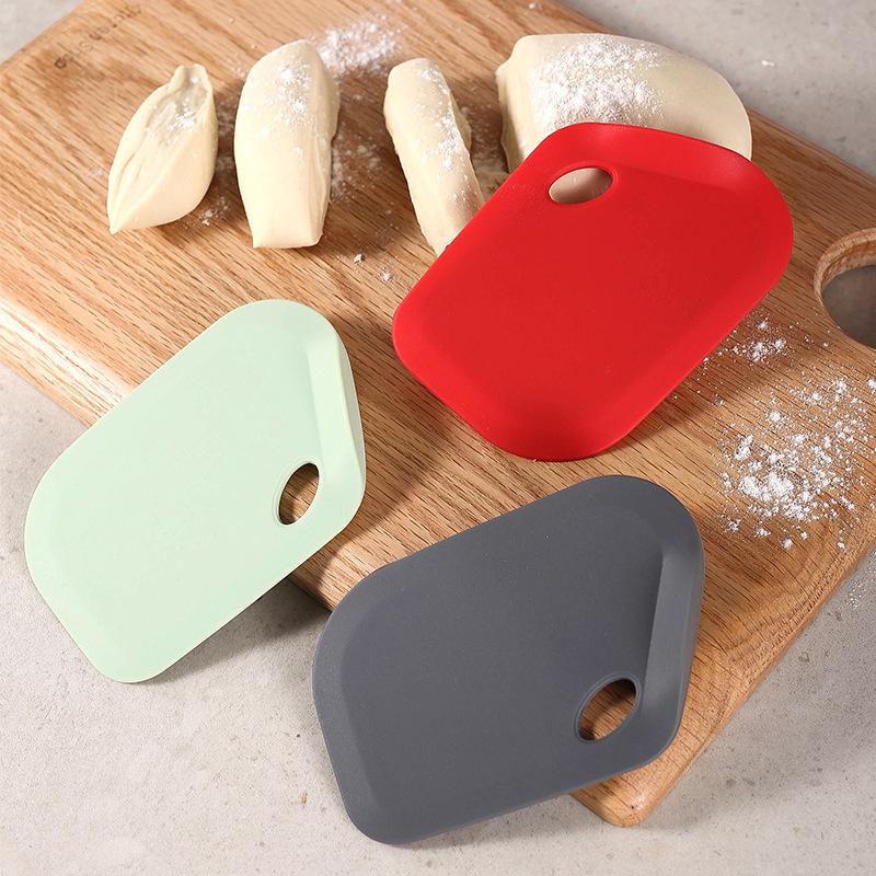 Multipurpose Dough Cutter Bowl Scraper Silicone Dough Scraper Baking Pizza Cutter for Bread Dough Fondant Cake Cream Spatula