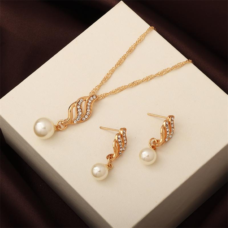 Twisted Pearl Pendants Women's Jewelry Set Necklace/Earrings Imitation Pearl Drop Earrings Full Rhinestone Top Women's Necklace