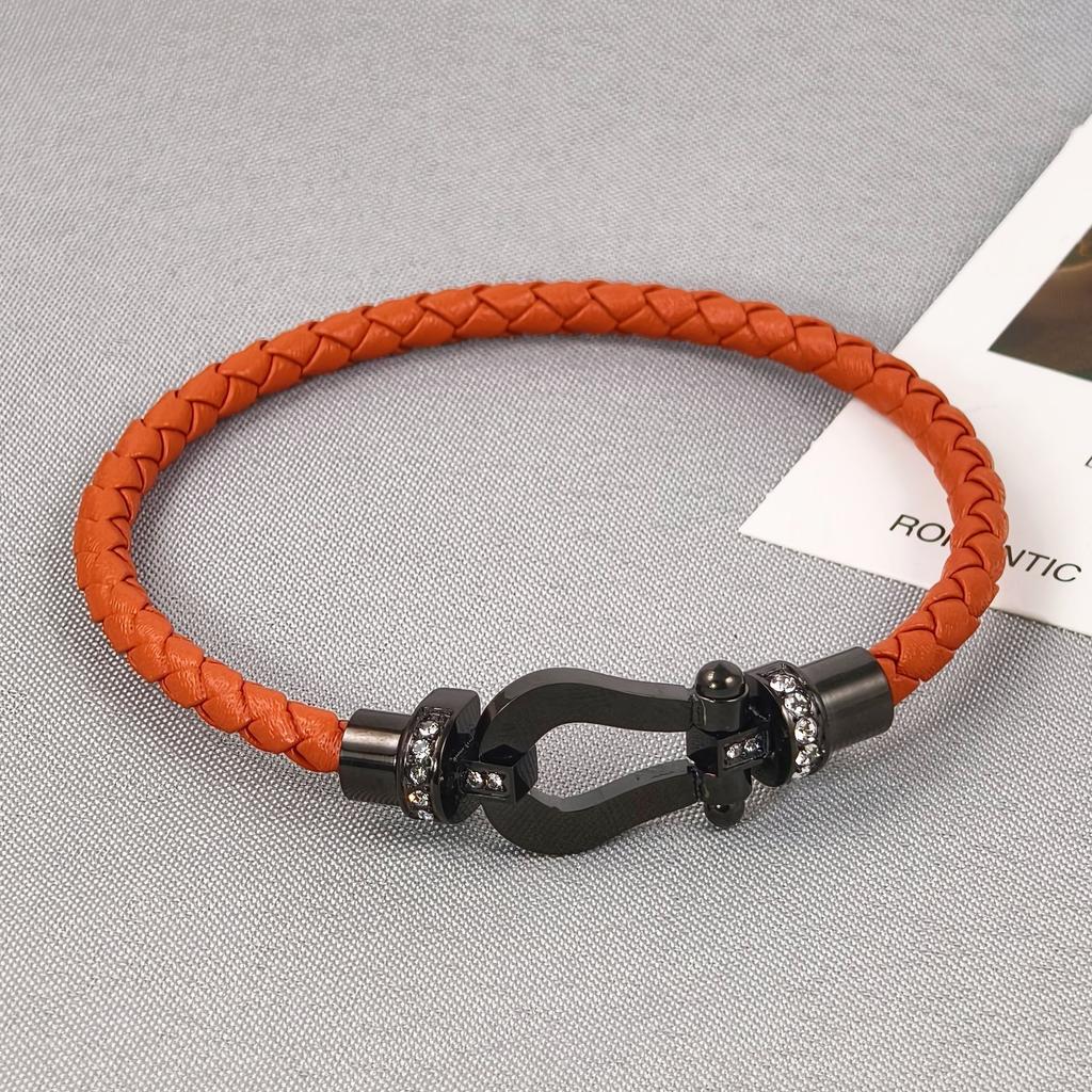 2026 Red Rope U-shaped Fred Micro-inlaid Half-brick Leather Rope Horse Buckle Hoof Non-fading Bracelet