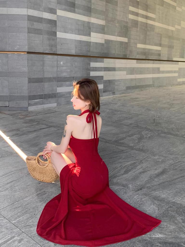 French Style Elegant Halter Neck Women's Dress with High Waist Slit – Summer 2026 Collection