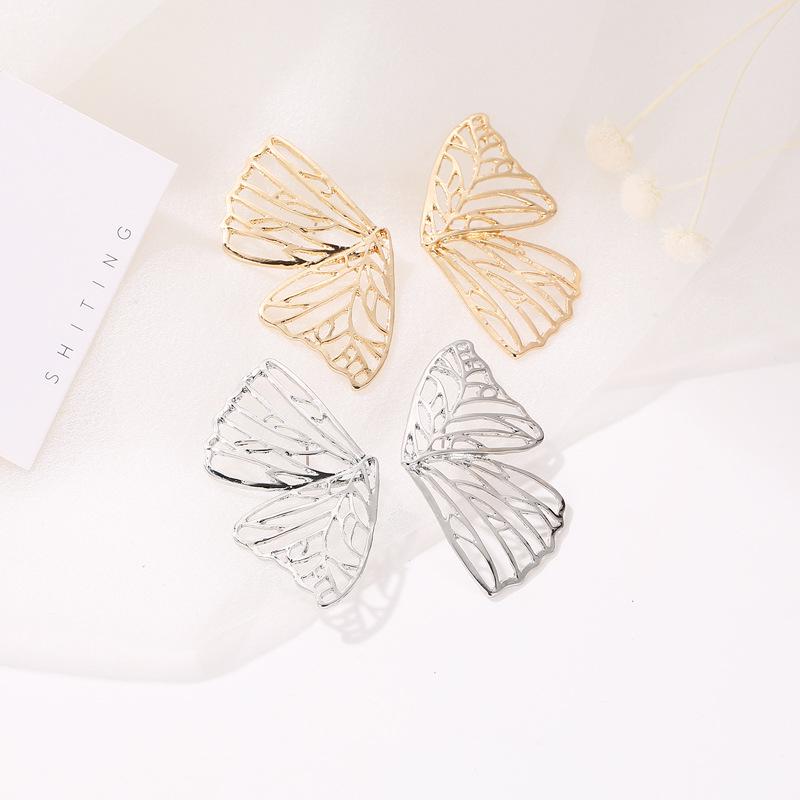 Pendientes Exagerados Huecos con Forma de Abanico y Ala de Mariposa - Pendientes de Tuerca Creativos de Moda