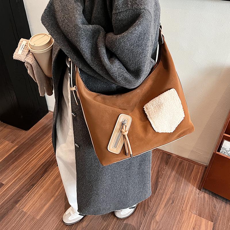 Backpack Women's 2025 New Frosted Large Capacity Commuter Bag Versatile Premium Fashion Shoulder Bag