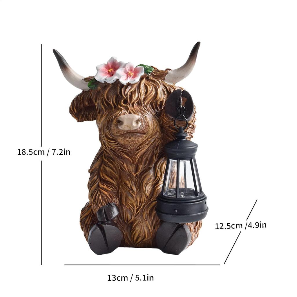 Highland Cow Garden Decor Realistic Highland Bull Animal Light Realistic Solar Powered Resin Statue For Bedroom Desk Apartment