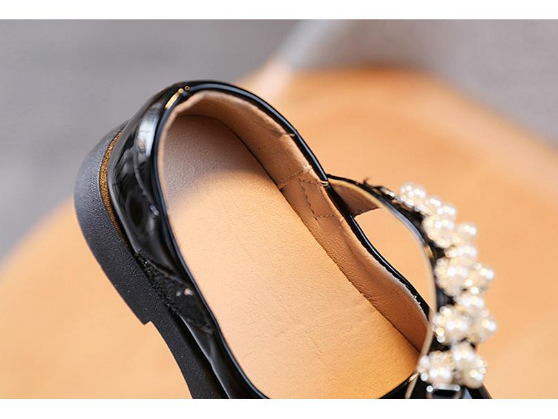 2024 Spring and Autumn Kids Leather Princess Shoes with Soft Sole, Ideal for Black Dance.
