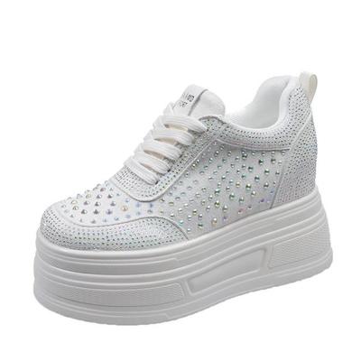 Modne Sneakersy na Koturnie 10CM Nowość Jesień Damskie Błyszczące Kryształowe Buty Skateboardowe Oddychająca Skóra Wysoka Platforma Wulkanizowane Białe Buty