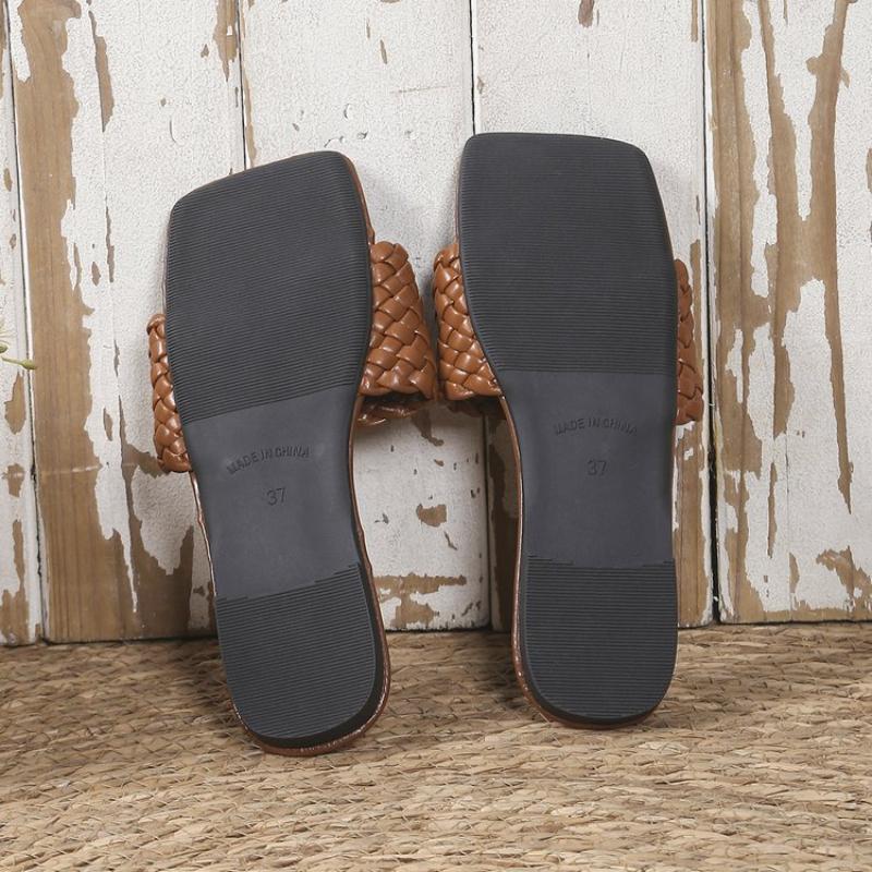 2025 Summer New Arrival Fashionable Casual Comfortable Solid Color Sandals Elegant Casual Flat Women's Slippers