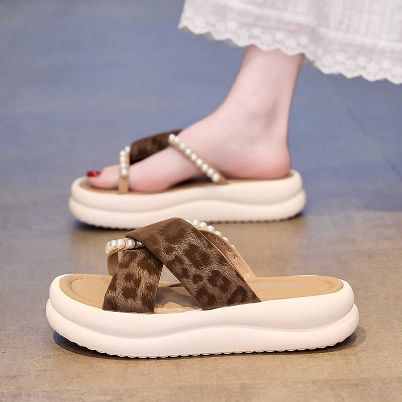 Fashion Beach Lying Anti-slip Anti-slip Bath Slipper Sports Boots For Women Shoes Brand Sandal Sneakers Casual Hit Sapatilla