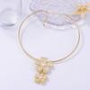 Simple Fashion Light Luxury Cold Wind Design Sense Alloy Unique Texture Sense Splicing Flower Pendant Women's Collar