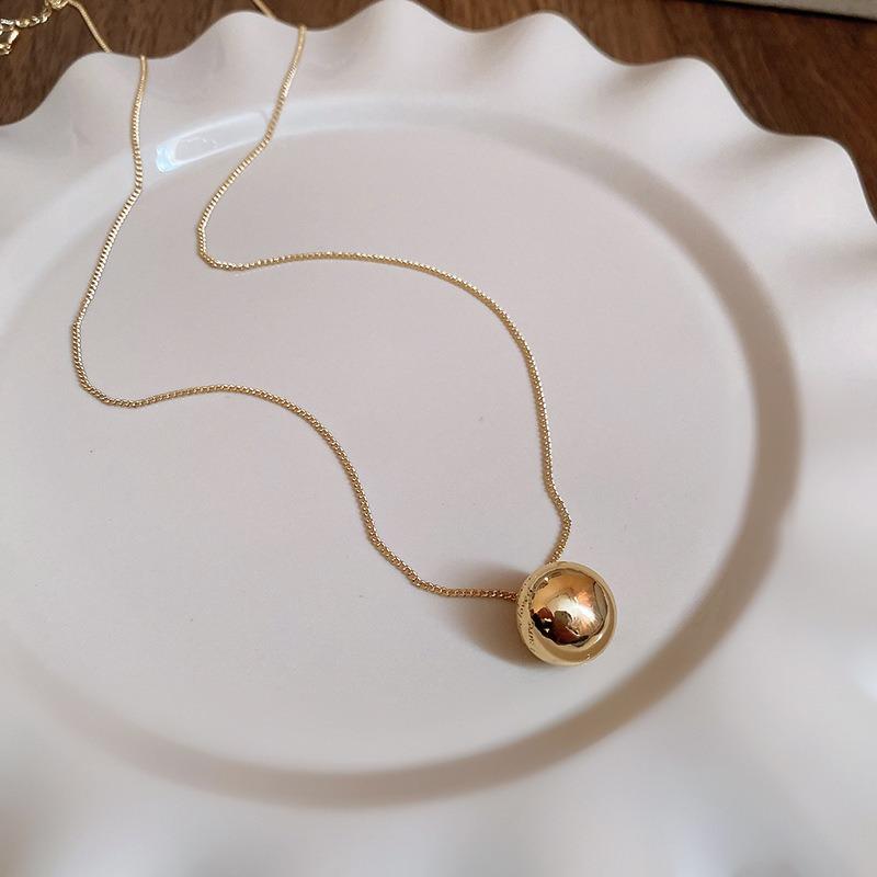 Brushed water drop love pendant, pull-out necklace, simple and high-end sweater chain, niche cold wind necklace jewelry