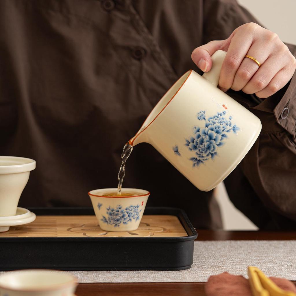 Portable Ru Kiln Tea Set for Outdoor Travel: Includes Bag and Quick-Draw Cup for Camping and Tourism