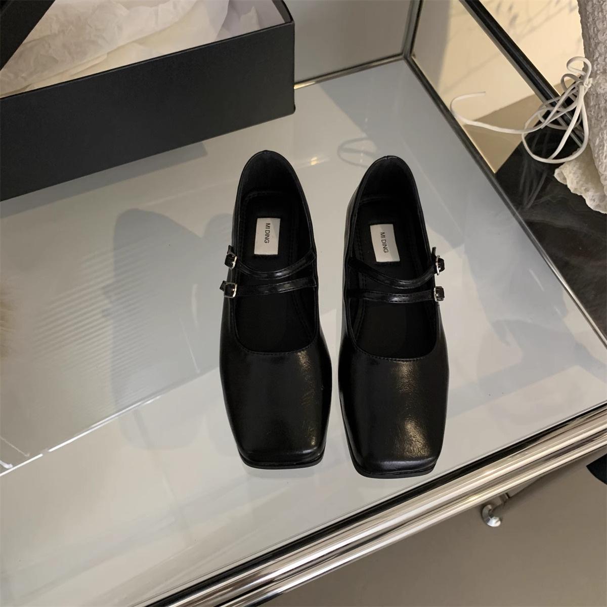 

Французские одинарные туфли женские новые квадратные туфли с легким ртом серебряные туфли на плоской подошве нишевая мода фея туфли на толстом каблуке Мэри Джейн 40 чёрный