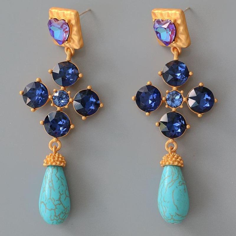 

Vintage Medium Vintage Long Sweep Shoulder Blue Crystal Turquoise Earrings Vintage