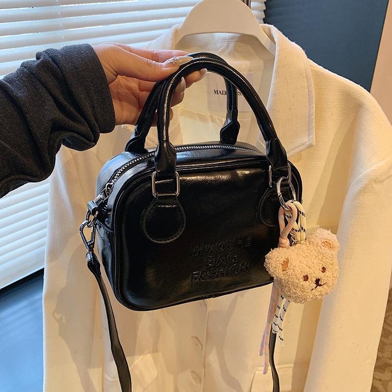 Bag Women's New Shoulder Messenger Bag Versatile Handbag
