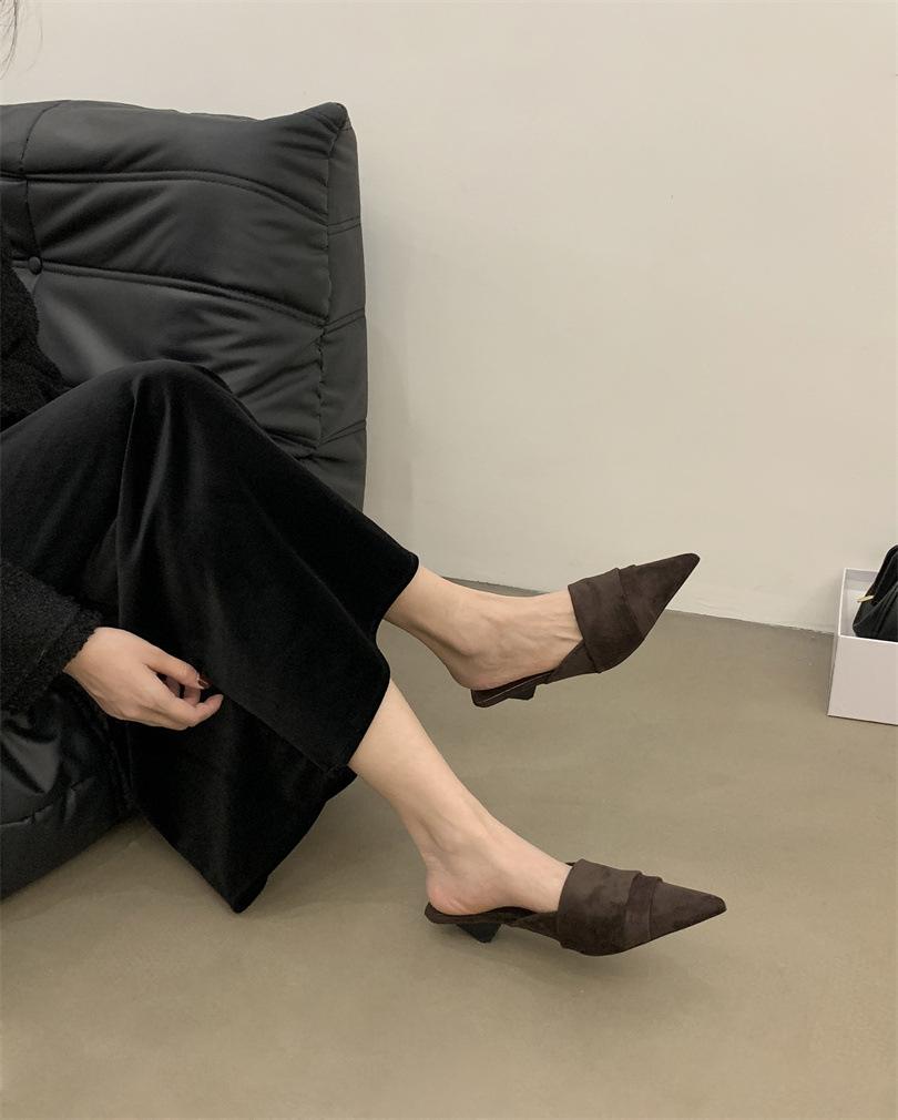 

Внутри и снаружи полностью кожаные мюли, специальной формы каблук, острый носок, леопардовый принт, сумка-голова, шлепанцы, модный средний каблук, полузакрытые, ленивые 39 темно-коричневого