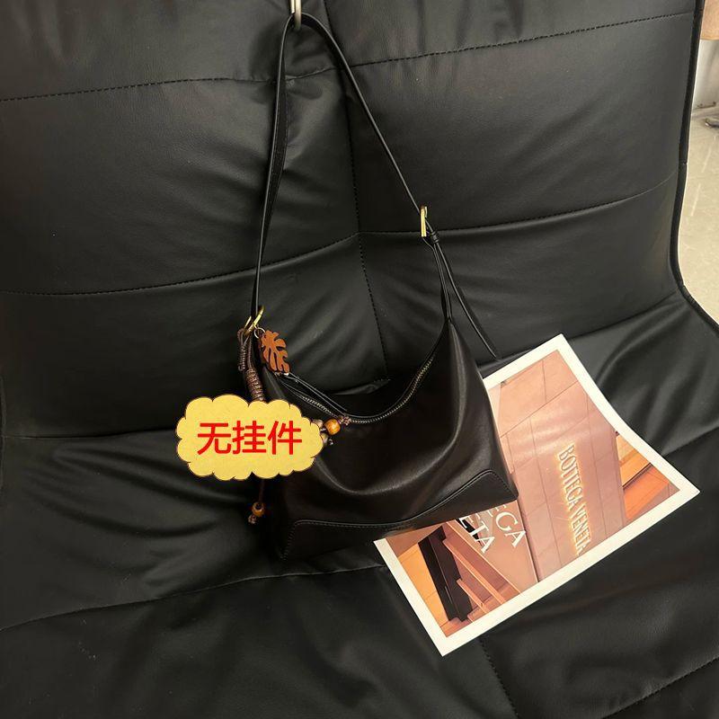 

Autumn and winter fashion versatile single shoulder crossbody lazy and comfortable large capacity dumpling bag women s crossbody bag чорний