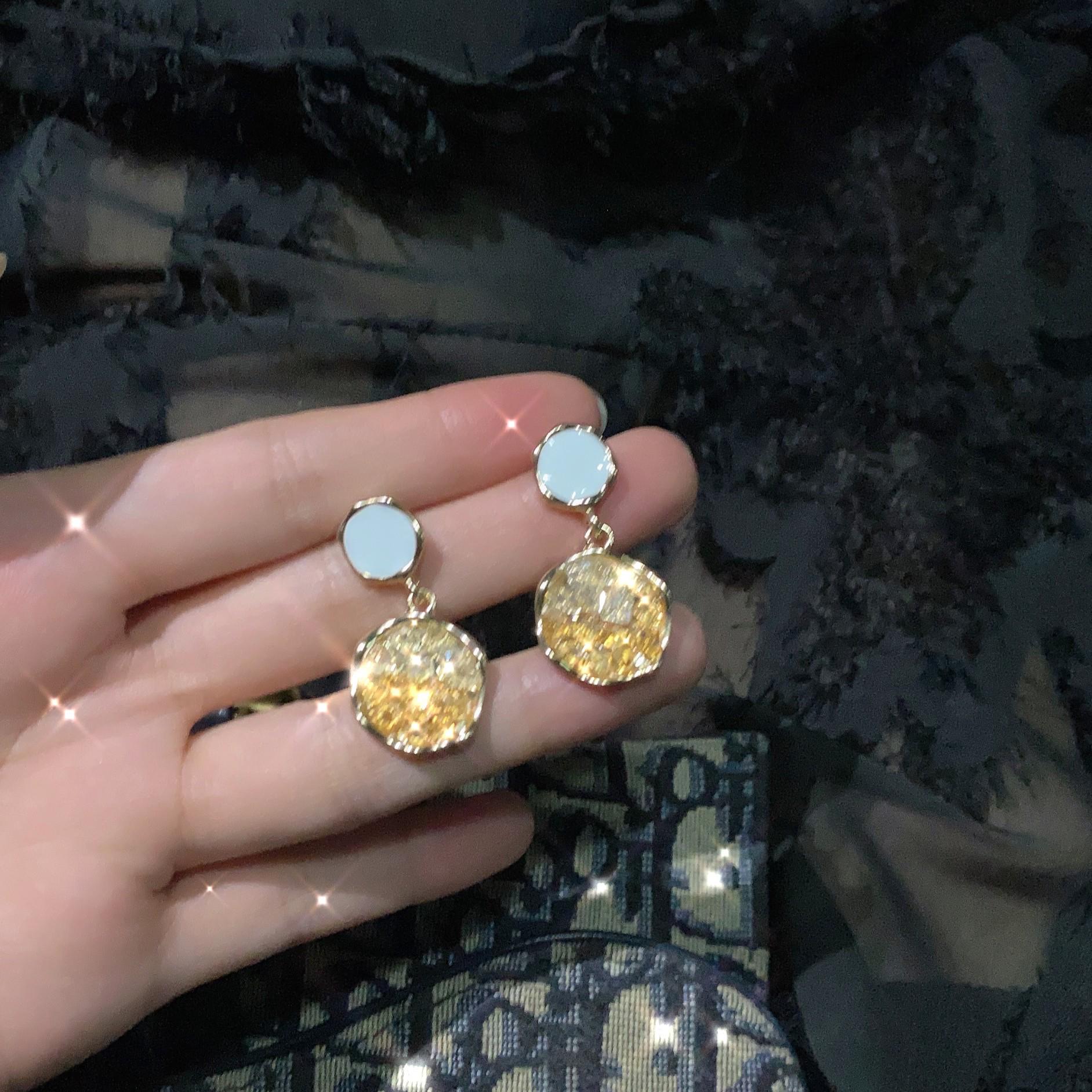 

2023 Niche Design Gradient Crystal Stud Earrings for Women - Bestseller Silver Needle