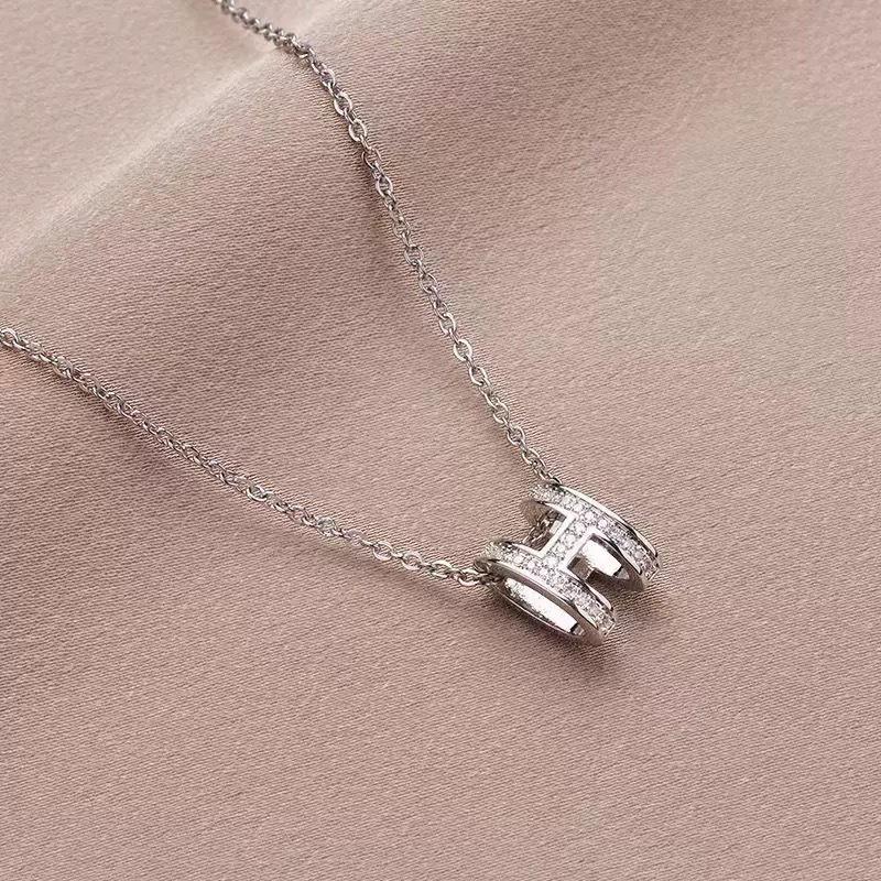 Korean Internet celebrity necklace 2026 new trendy H letter ins collarbone chain light luxury niche design neck chain women